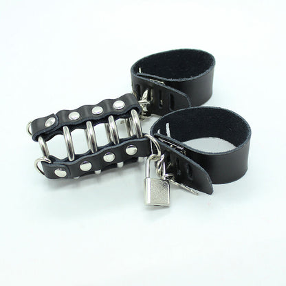 OHMAMA FETISH - GABBIA PER PENE CON ANELLI IN METALLO E CINTURINI IN PELLE - OHMAMA FETISH | Lingerie Harness Boutique