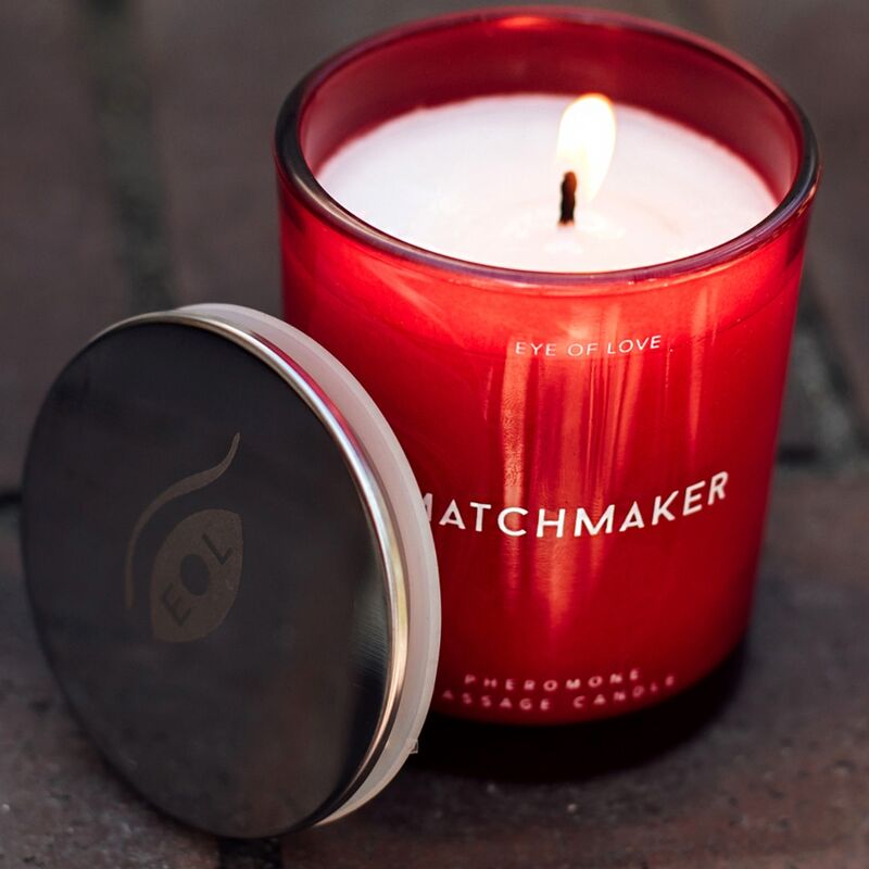 EYE OF LOVE - MATCHMAKER CANDELA DA MASSAGGIO CON DIAMANTE ROSSO ATTRACT HIM 150 ML - EYE OF LOVE | Lingerie Harness Boutique