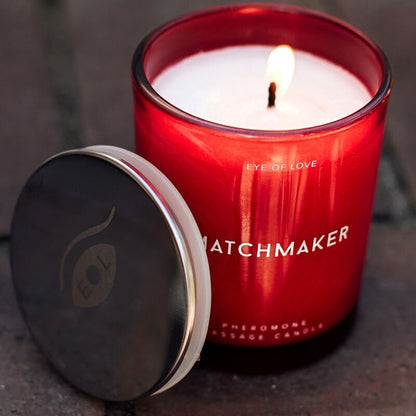 EYE OF LOVE - MATCHMAKER CANDELA DA MASSAGGIO CON DIAMANTE ROSSO ATTRACT HIM 150 ML - EYE OF LOVE | Lingerie Harness Boutique