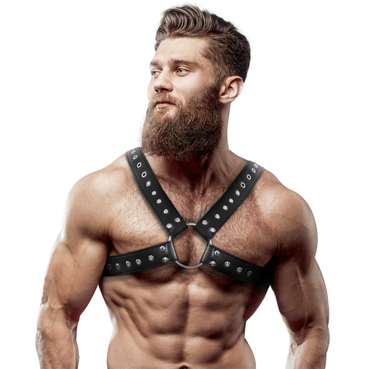 FETISH SUBMISSIVE ATTITUDINE - IMBRACATURA PER IL PETTO IN ECOPELLE INCROCIATA DA UOMO CON BORCHIE - FETISH SUBMISSIVE ATTITUDE | Lingerie Harness Boutique