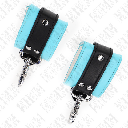 KINK - RESISTENZA DA POLSO PREMIUM CON SERRATURA NERO / BLU REGOLABILE 21-28 CM X 5,5 CM - KINK COLLAR & GAG | Lingerie Harness Boutique