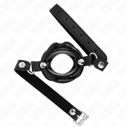 KINK - BAVAGLIO LIP 8 CM CON CINTURINO IN SIMILPELLE NERA 63 x 2 CM REGOLABILE 39-58 CM - KINK COLLAR & GAG | Lingerie Harness Boutique