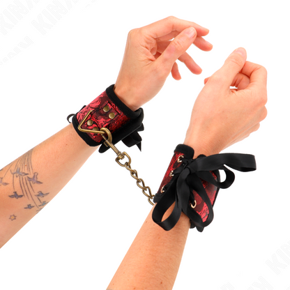 KINK - RESISTENZA DA POLSO SCANDALO DETTAGLI IN PIZZO ROSSO-NERO 24,5 CM X 6,5 CM - KINK COLLAR & GAG | Lingerie Harness Boutique