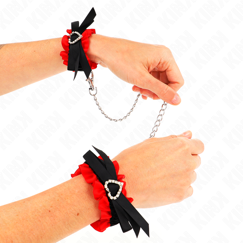 KINK - POLSO ELASTICO IN PIZZO DETTAGLI CUORE ROSSO REGOLABILE 22-35 CM - KINK COLLAR & GAG | Lingerie Harness Boutique