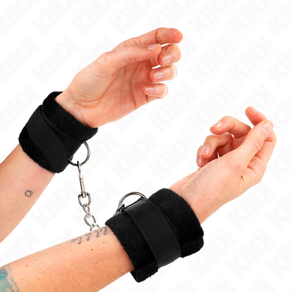 KINK - POLSINI IN PELLICCIA PER PRINCIPIANTI NERI 30 X 7 CM - KINK COLLAR & GAG | Lingerie Harness Boutique