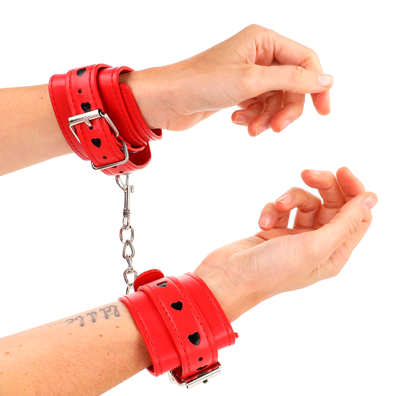 KINK - POLSO ROSSO CON INTARSIO A CUORE NERO REGOLABILE 21-28 CM X 5,5 CM - KINK COLLAR & GAG | Lingerie Harness Boutique