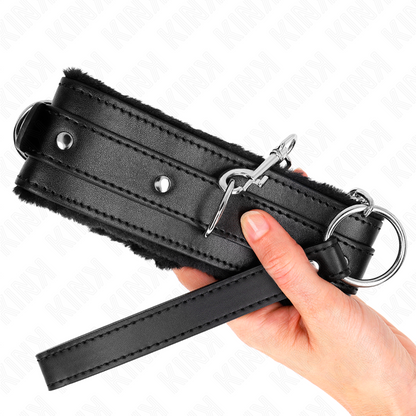 KINK - COLLARE CON GUINZAGLIO 65 CM CON RESTRIZIONI NERO 36-42 CM X 5,5 CM - KINK COLLAR & GAG | Lingerie Harness Boutique