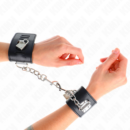 KINK - WRIST RESISTANCE WITH BLACK PADLOCK CLOSURE ADJUSTABLE 16-23 CM X 5.5 CM