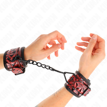 KINK - RESISTENZA DA POLSO CON MOTIVO A DIAMANTI ROSSO SCURO REGOLABILE 17-26 CM X 5,5 CM - KINK COLLAR & GAG | Lingerie Harness Boutique