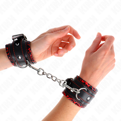 KINK - POGGIPOLSI IMBOTTITI IN PELLICCIA ROSSO/NERO REGOLABILE 17-29 CM X 6 CM - KINK COLLAR & GAG | Lingerie Harness Boutique