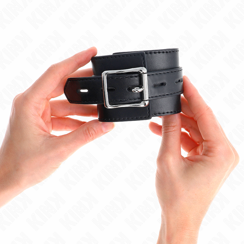 KINK - RESISTENZA DA POLSO NERA CON CINTURA NERA REGOLABILE 17-28 CM X 6 CM - KINK COLLAR & GAG | Lingerie Harness Boutique