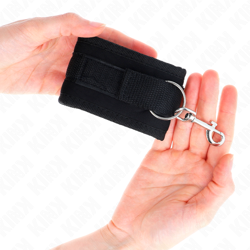KINK - TENUTA DA POLSO IN NYLON HOOK&LOOP NERA MODELLO 2 REGOLABILE 18-35 CM X 6 CM - Lingerie Harness Boutique | Lingerie Harness Boutique