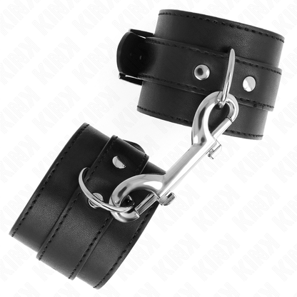 KINK - TENUTA DA POLSO-FILA DI RIVETTI SINGOLA E FIBBIA GRANDE NERA REGOLABILE 17-28 CM X 5 CM - KINK COLLAR & GAG | Lingerie Harness Boutique