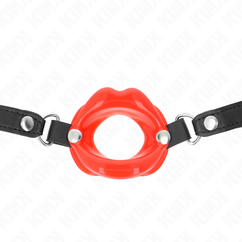 KINK - BAVAGLIO LIP 8 CM CON CINTURINO IN SIMILPELLE ROSSO 63 x 2 CM REGOLABILE 39-58 CM - KINK COLLAR & GAG | Lingerie Harness Boutique