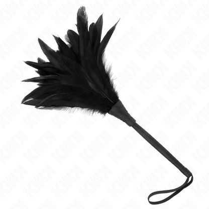 KINK - PIUME DI POLLO SOLLEGATO A FORMA DI CORNO NERO 36 CM - KINK IMPACT & TOUCH | Lingerie Harness Boutique